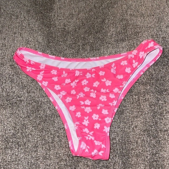 Other - 🍀5/$25🍀 Pink Small Bikini bottoms
